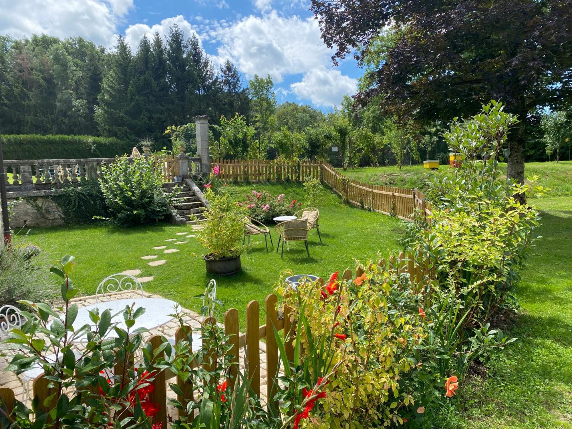 Le Colombier De Malpas Bed and Breakfast Quingey Εξωτερικό φωτογραφία