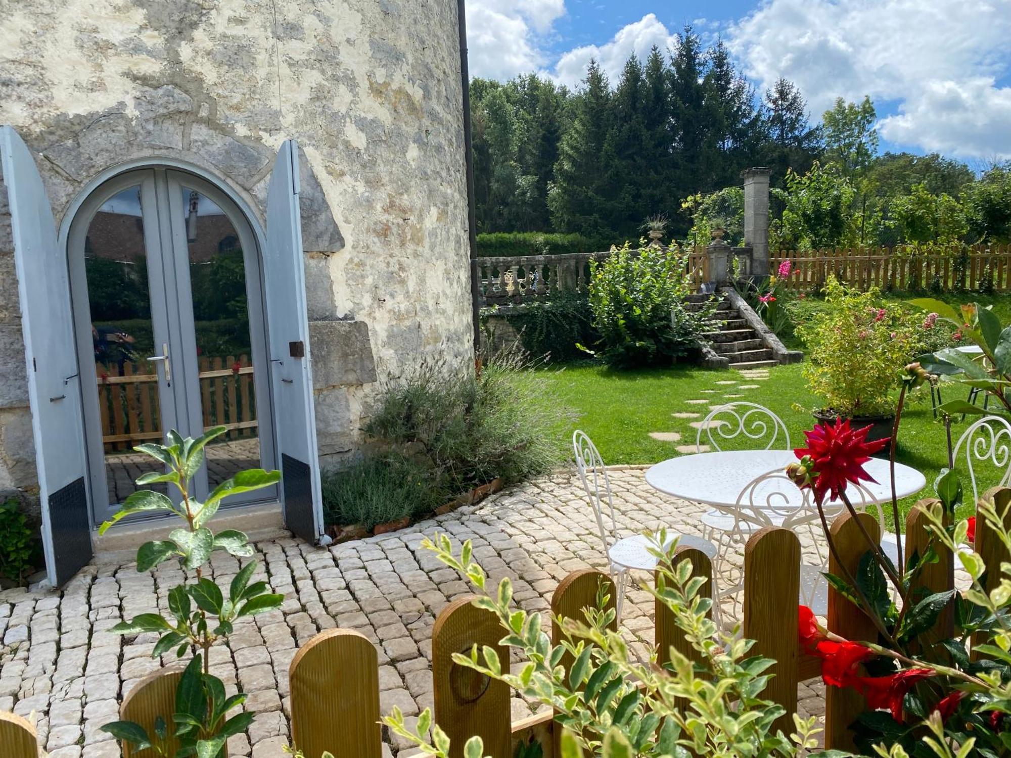 Le Colombier De Malpas Bed and Breakfast Quingey Εξωτερικό φωτογραφία