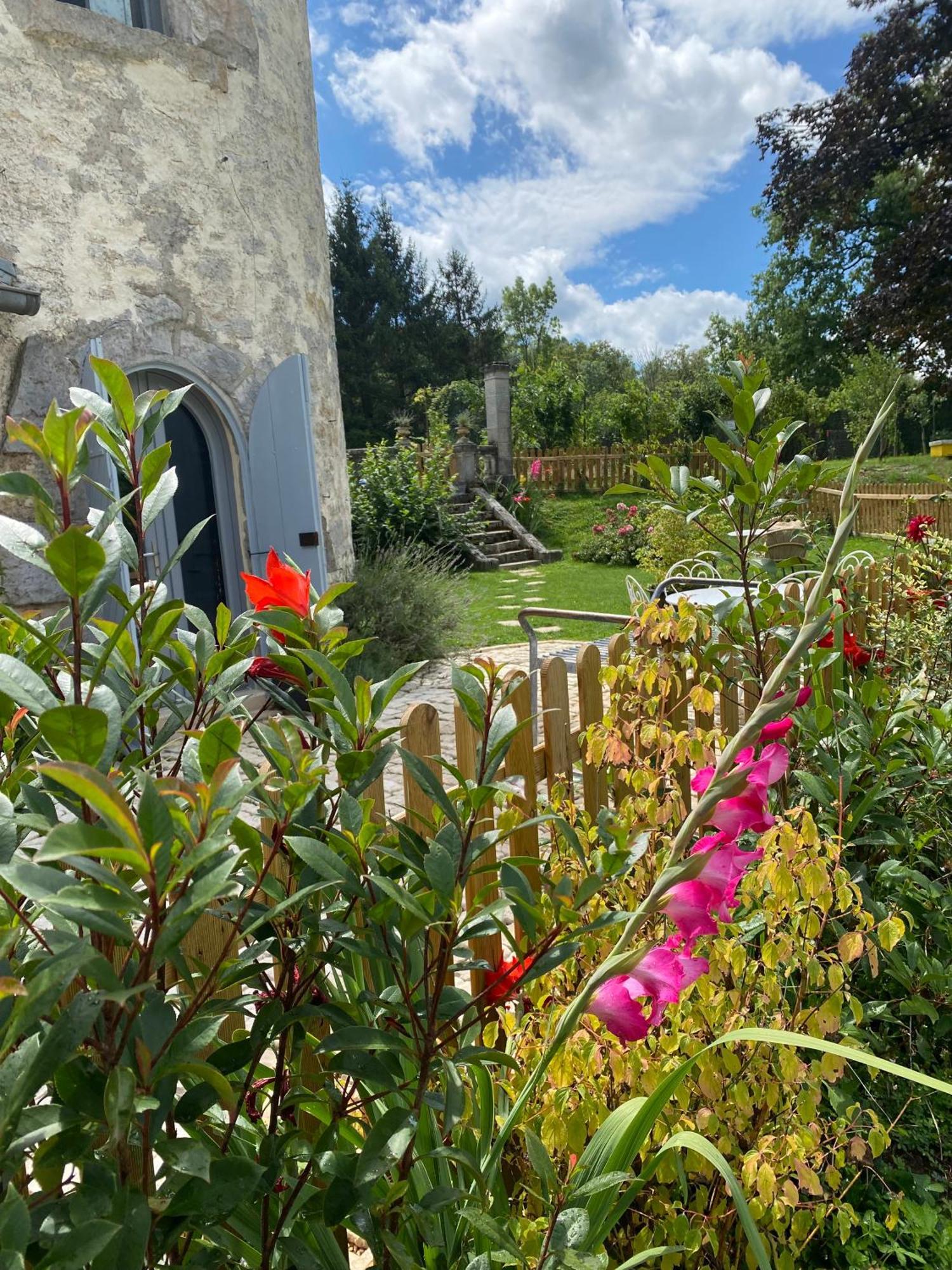 Le Colombier De Malpas Bed and Breakfast Quingey Εξωτερικό φωτογραφία