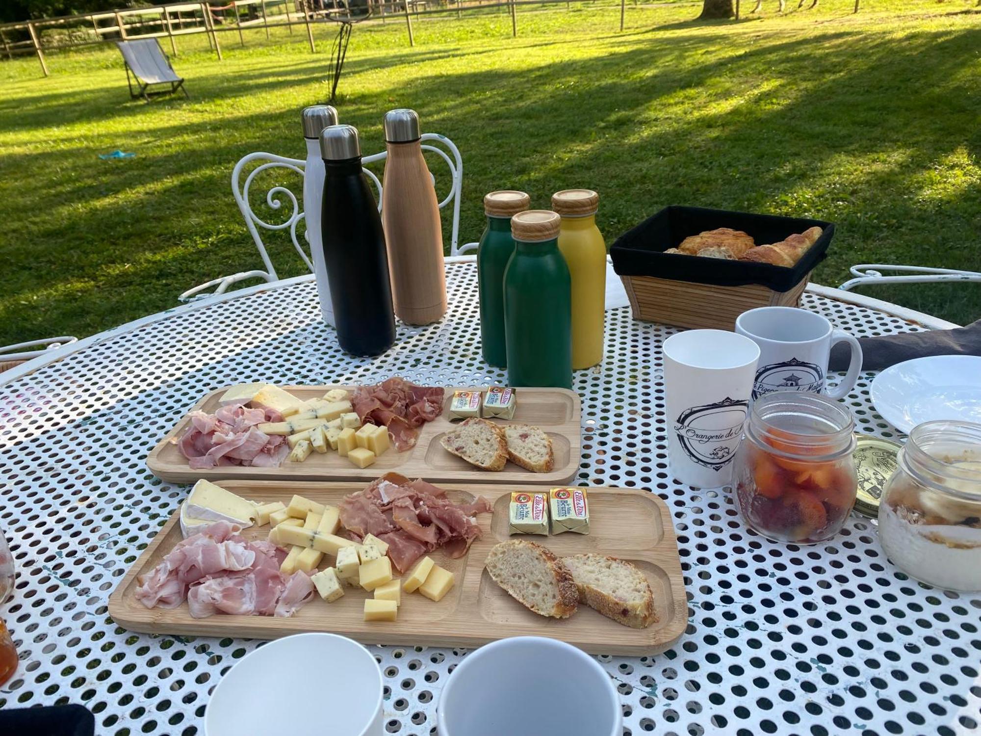 Le Colombier De Malpas Bed and Breakfast Quingey Εξωτερικό φωτογραφία