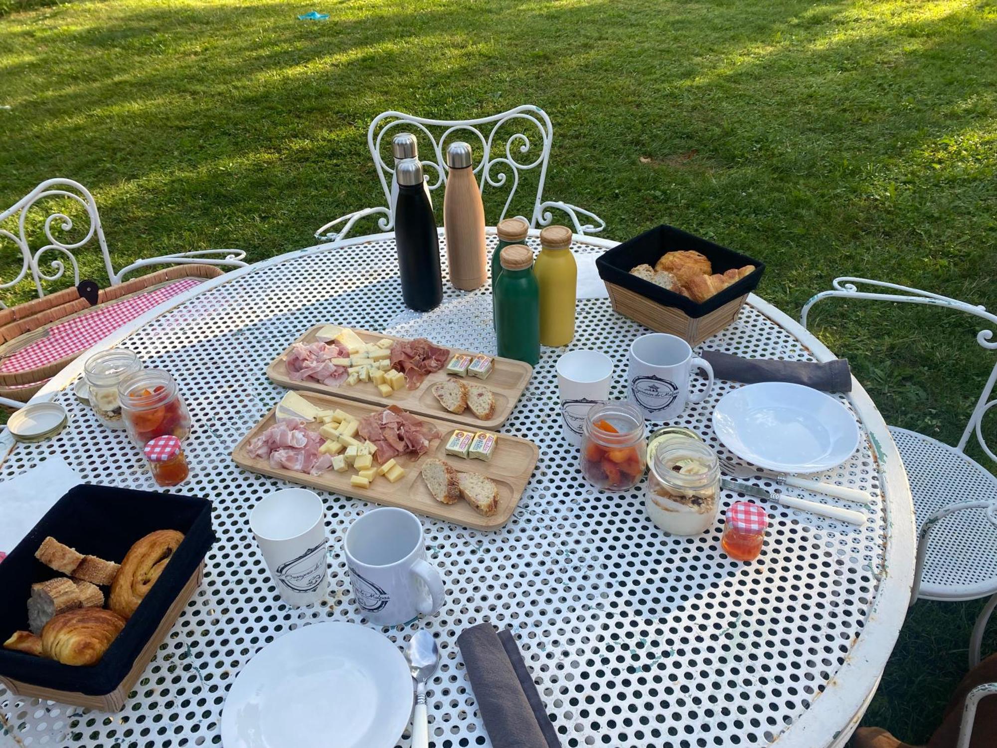 Le Colombier De Malpas Bed and Breakfast Quingey Εξωτερικό φωτογραφία