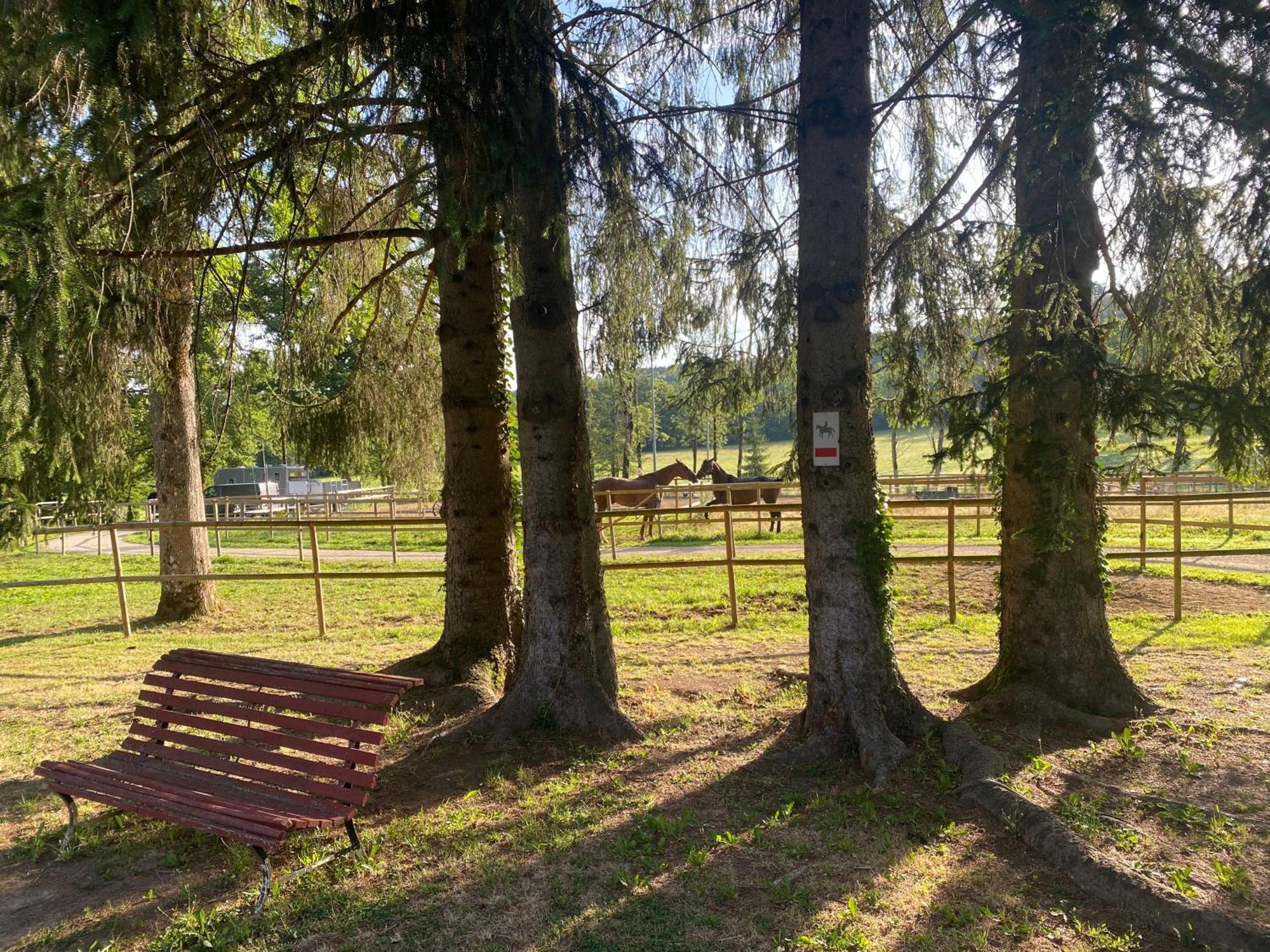 Le Colombier De Malpas Bed and Breakfast Quingey Εξωτερικό φωτογραφία